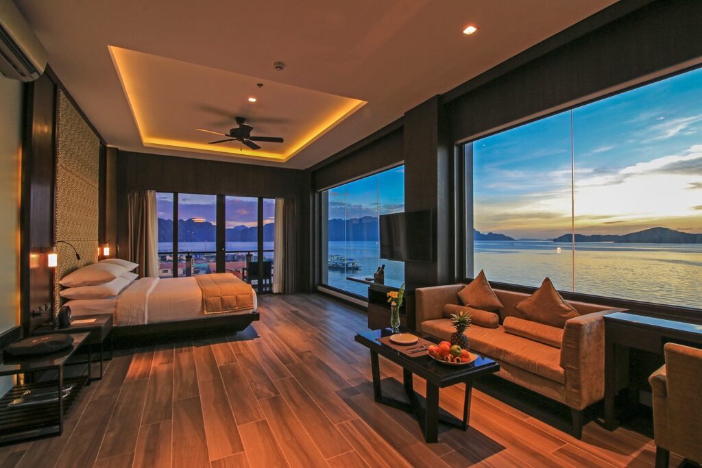 Two Seasons Coron Bayside Hotel, room with large windows overlooking the sea