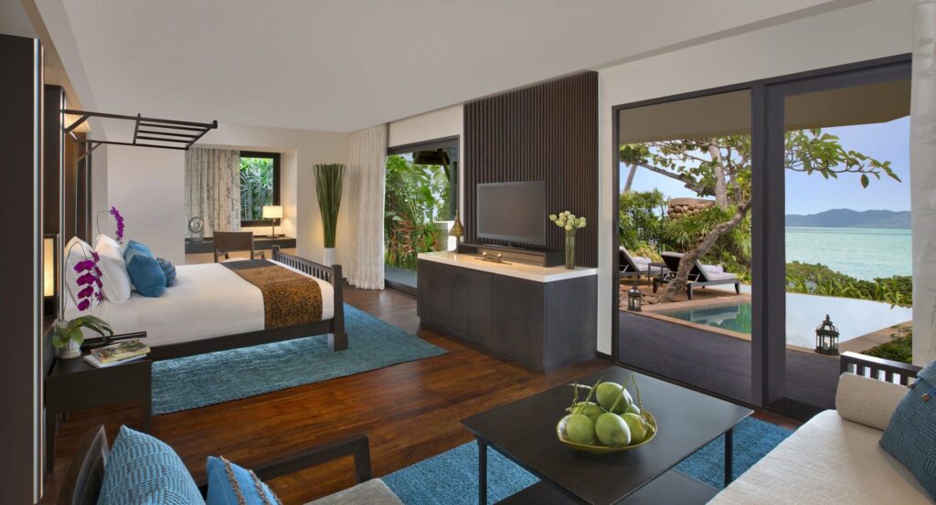 Anantara Bophut Koh Samui Resort, suite with an indoor-outdoor sitting area and infinity pool overlooking the sea