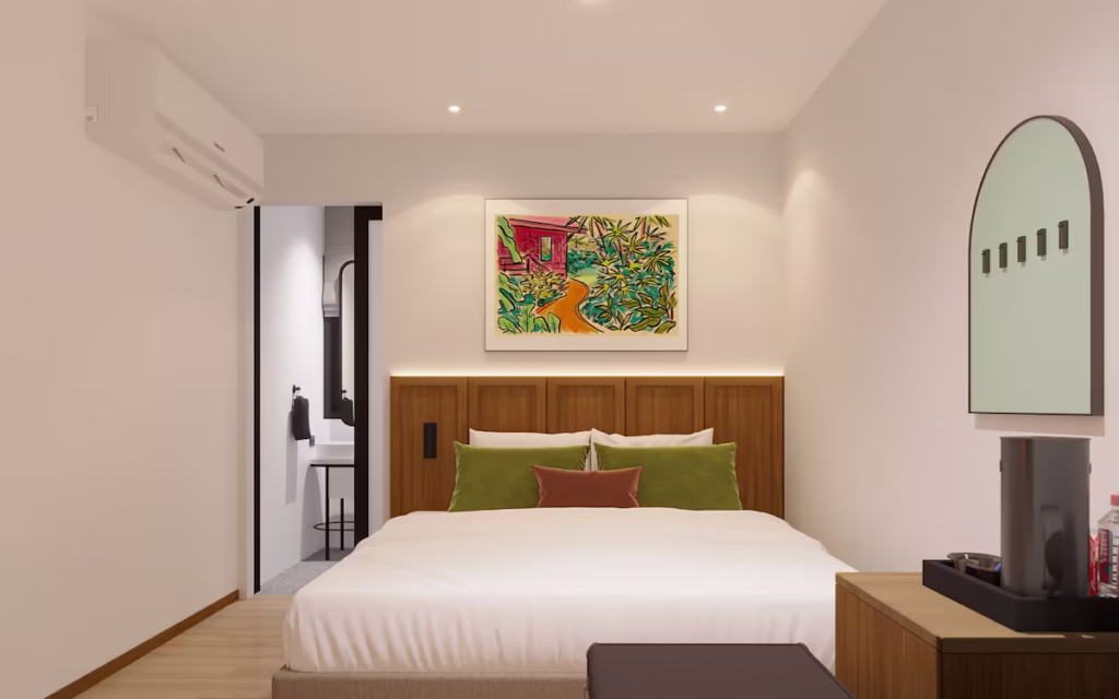 Lub d Bangkok Siam, room with wall art and an electric kettle