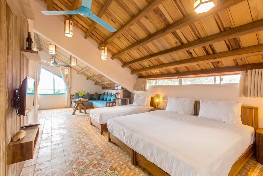 Life Beach villa, private residences