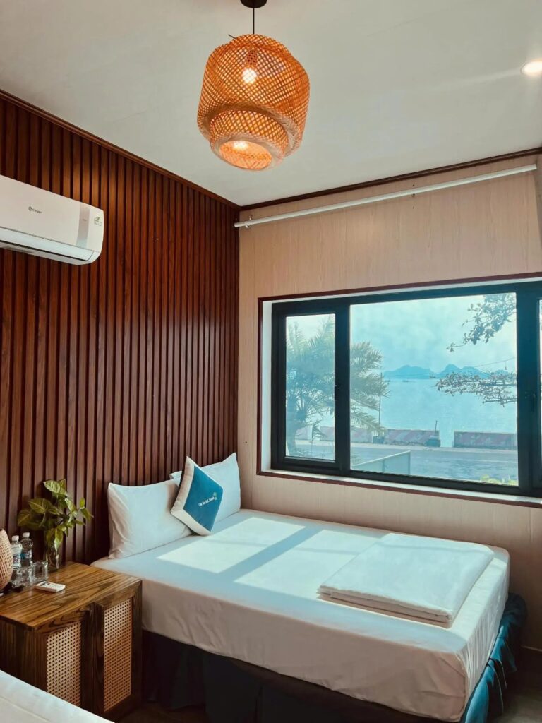 Woodstock beach camp, room with ocean view