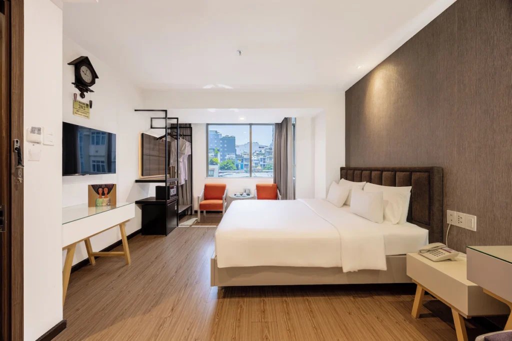 A25 Hotel Ho Chi Minh, the ultimate place to shop, drop your bags at, and then shop some more