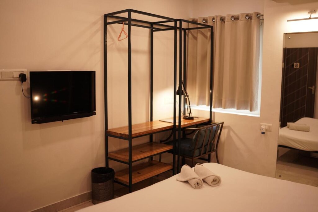 Where to Stay in Jaipur (+ Where Not to Stay): Neighborhoods and Hotels for 2026 8 Blue Beds hostel, best value for money, private and clean
